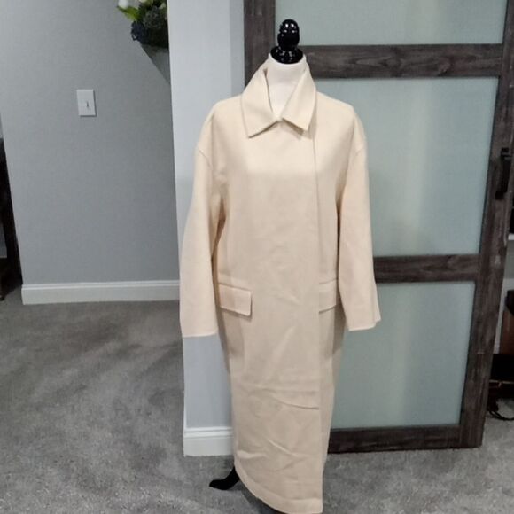 Banana Republic Oversized Double Faced Cape Coat. Style 537920 size large NWT - Picture 3 of 4